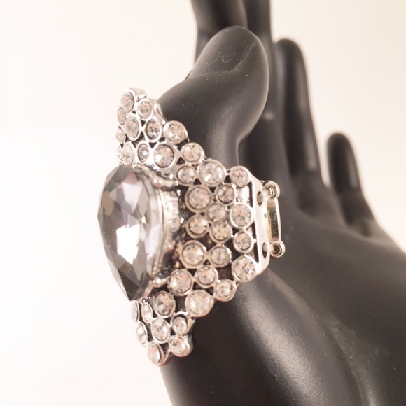 Stretch Ring Large Stone Rhinestones Fits 6-10 - Picture 7 of 7